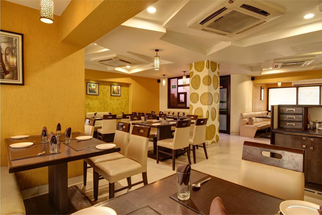 Hotel Savshanti Towers Vadodara Exterior foto